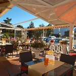 Victoria Hotel 4*