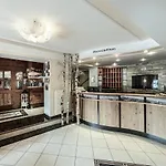 Victoria Hotel 4*