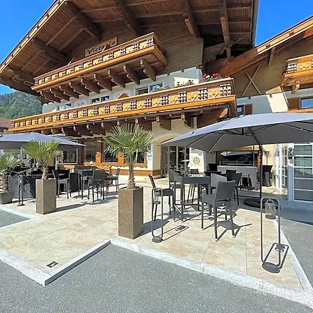 Victoria Hotel 4*