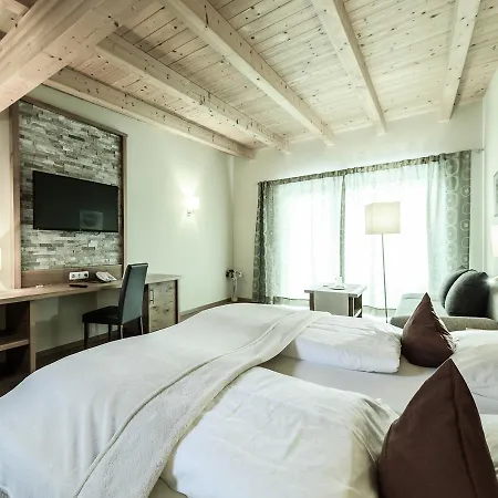 维多利亚酒店 4*