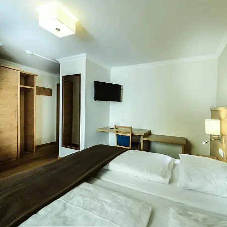 维多利亚酒店 4* 麦舒芬